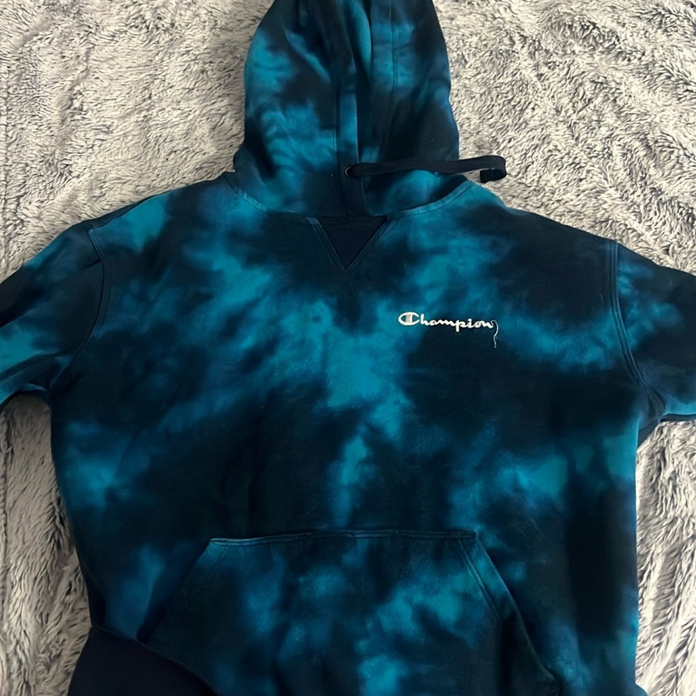 Blue tie-dyed champion sweatshirt
